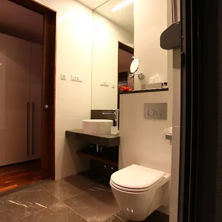 Aparthotel Filomena & 4*